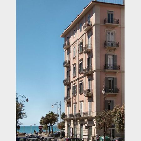 Ferienwohnung A Casa Di Adri Salerno Exterior foto