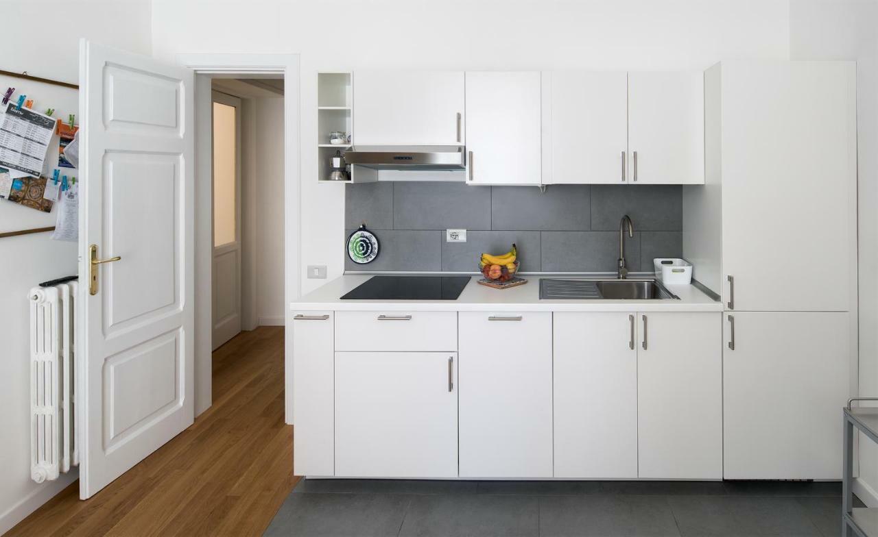 Ferienwohnung A Casa Di Adri Salerno Exterior foto